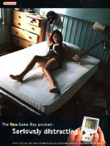 "La nouvelle Game Boy Pocket - Sérieusement distrayante " (1997) 