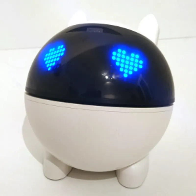 Il robot très mignon