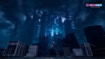 Yakumo sous la pluie devant Sky City Tokyo dans Ninja Gaiden 4, décor utilisé pour introduire la mobilité et les premiers combats