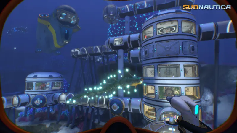 Base sous-marine de Subnautica montrant une zone de stockage et de recharge à préparer avant la fabrication du Cyclops