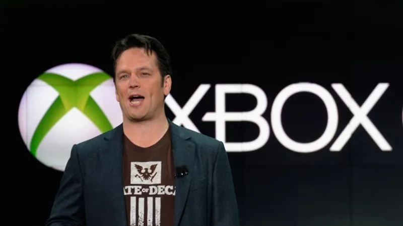 Le boss de Xbox joue à la PS4 !