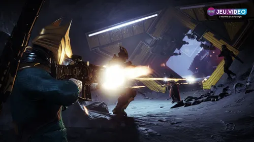 Combat de Destiny 2 montrant un Gardien affrontant des ennemis dans une zone extérieure