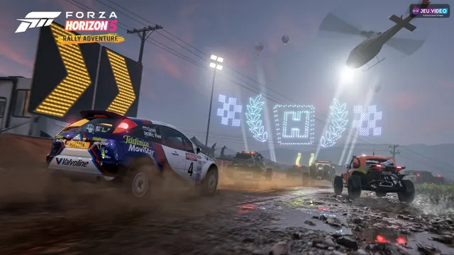 Convoi Rally Adventure de Forza Horizon 5 avec hélicoptère au-dessus de Sierra Nueva pour préparer les premières épreuves d’asphalte