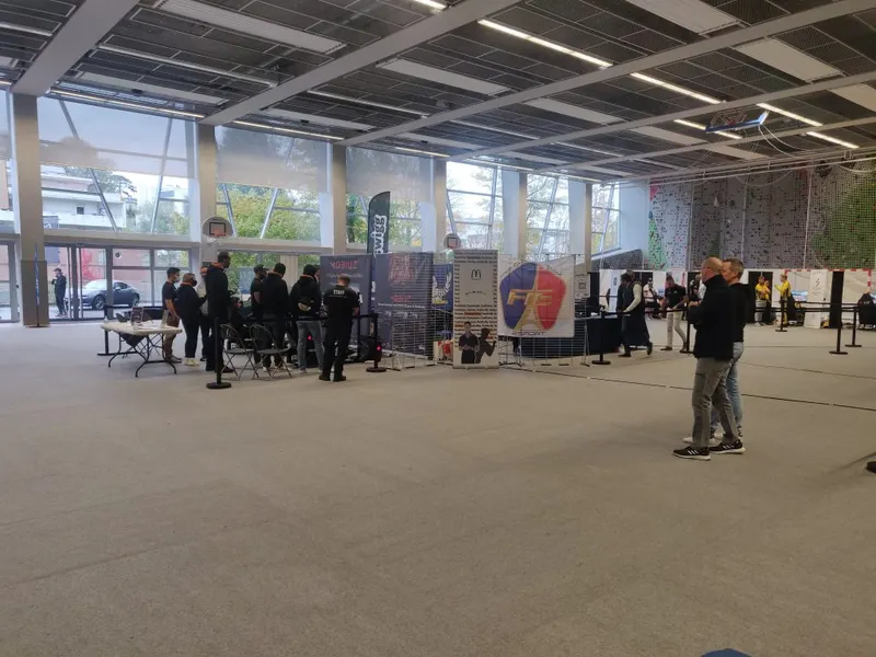 Le stand de BenQ, présentant leur gamme Mobiuz