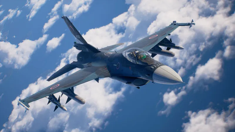 Ace Combat 8 montrant un chasseur au-dessus des nuages