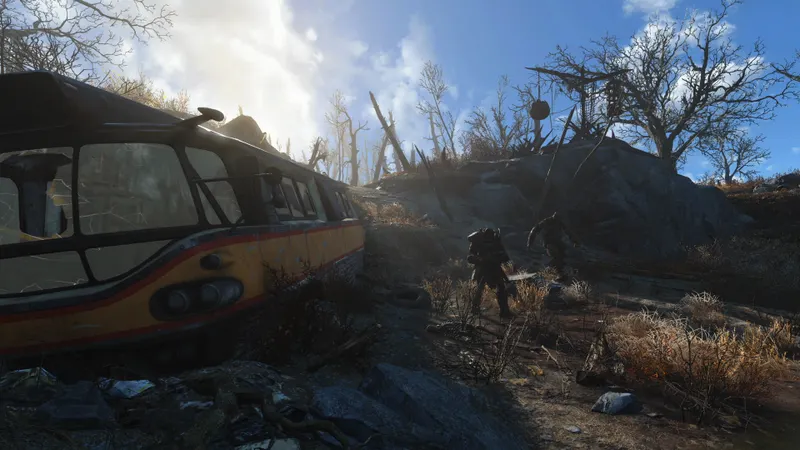 Exploration d’un bâtiment abandonné dans Fallout 4 avec des dangers à proximité pour illustrer la règle sauvegarder, fouiller puis se replier