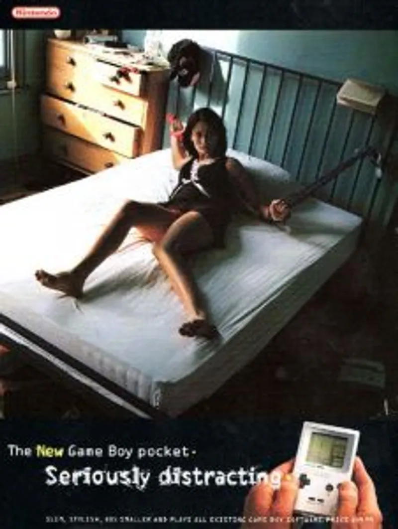 "La nouvelle Game Boy Pocket - Sérieusement distrayante " (1997) 