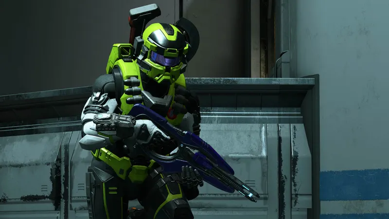 Spartan charging a Plasma Pistol against an enemy shield in Halo Infinite