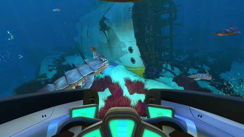 Vue sous-marine de Subnautica Below Zero avec épave et créatures pour choisir une base proche des ressources