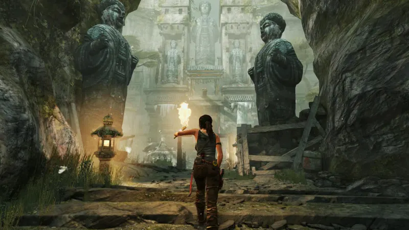 Capture officielle de Tomb Raider Definitive Edition montrant Lara Croft en pleine exploration
