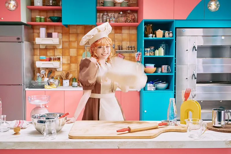 Kyary Pamyu Pamyu interprète la chanson de fin de Pan Dorobo