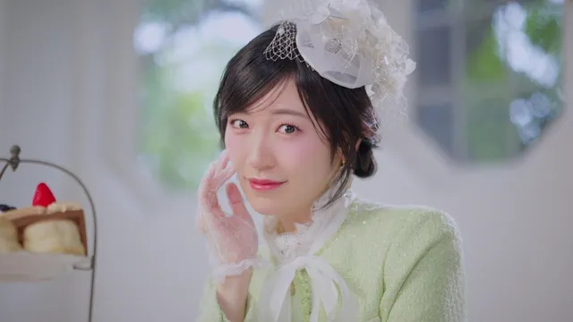 Ami Maeshima dans le clip de Kanpeki Janai Watashi, ending de Rich Girl Caretaker