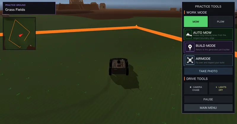 Mow My World affiche une zone d’entraînement avec commandes et modes de jeu
