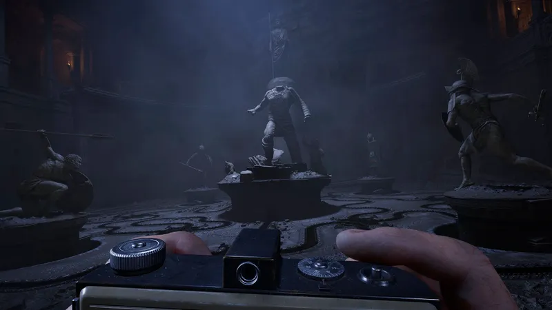 Salle de puzzle romaine dans The Order of Giants avec mécanismes à comparer au journal