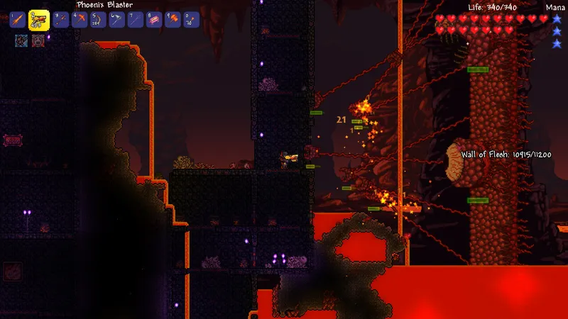 Terraria présente un combat contre des ennemis dans un environnement souterrain